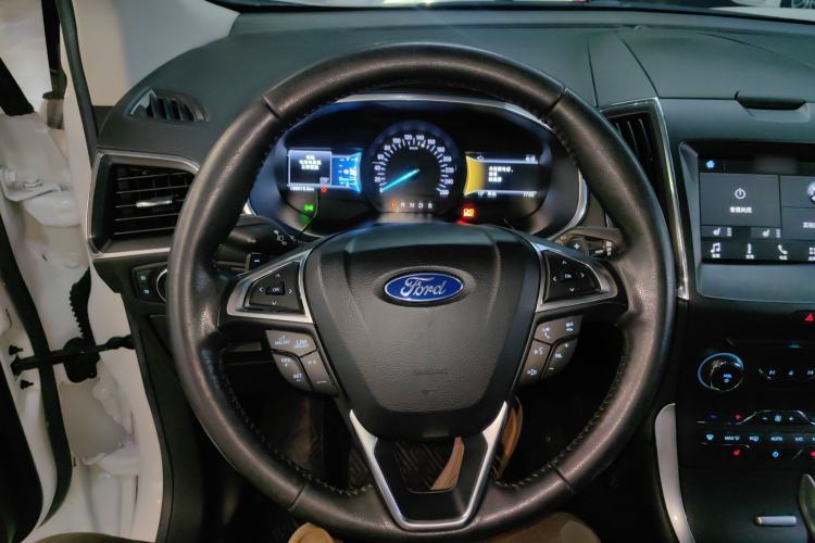 Used Ford Edge 2016 EcoBoost 245 Two-Wheel-Drive Titanium 7-Seater
