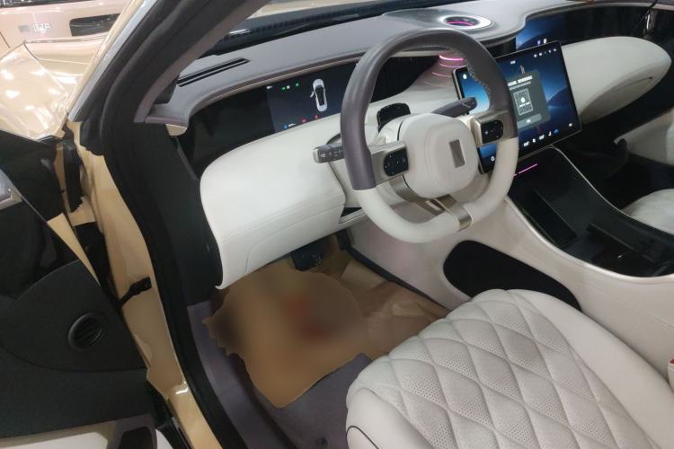 Used  11 2024 630 Rear-Wheel Drive Edition with Three Lasers