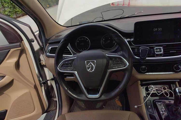 Used Baojun 730 2017 1.8L iAMT Prestige Version 7 Seats
