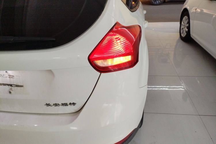 Used Ford Focus 2018 Hatchback Classic 1.6L Automatic Comfort Plus SmartDrive Edition
