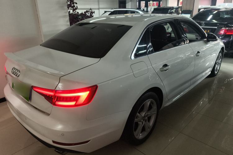 Used Audi A4L 2017 Plus 40 TFSI Ambition Model
