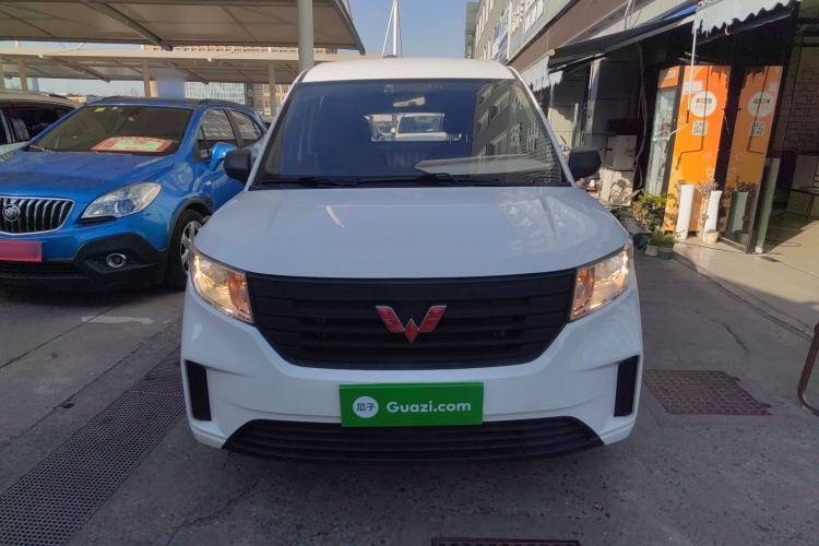 Used Wuling Zhengcheng 2021 1.5T Manual Comfort Version with Enclosed Windows
