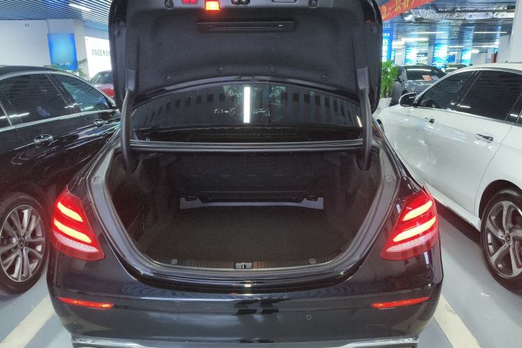 Used Mercedes-Benz E-Class 2019 E 260 L
