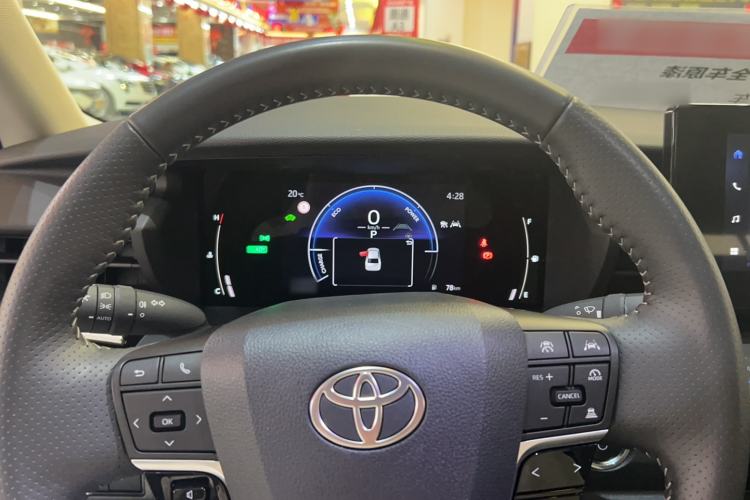 Used Toyota Camry 2024 Dual-Motor 2.0 HGVP Luxury Edition
