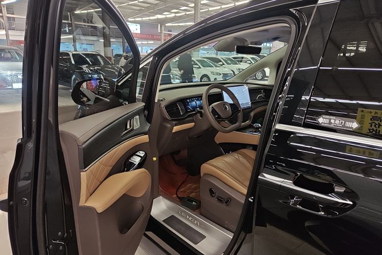 Used Denza D9 2022 DM-i 970 Four-Wheel Drive Flagship Model