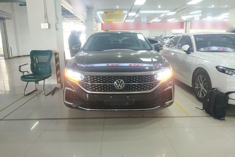 Used Volkswagen Passat 2024 380TSI Starry Dragon Edition
