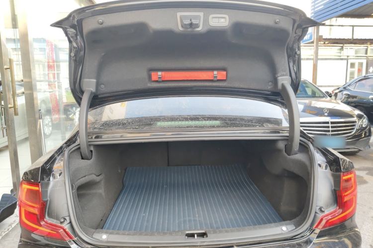 Used Volvo S90 2018 T5 Zhiyuan Edition
