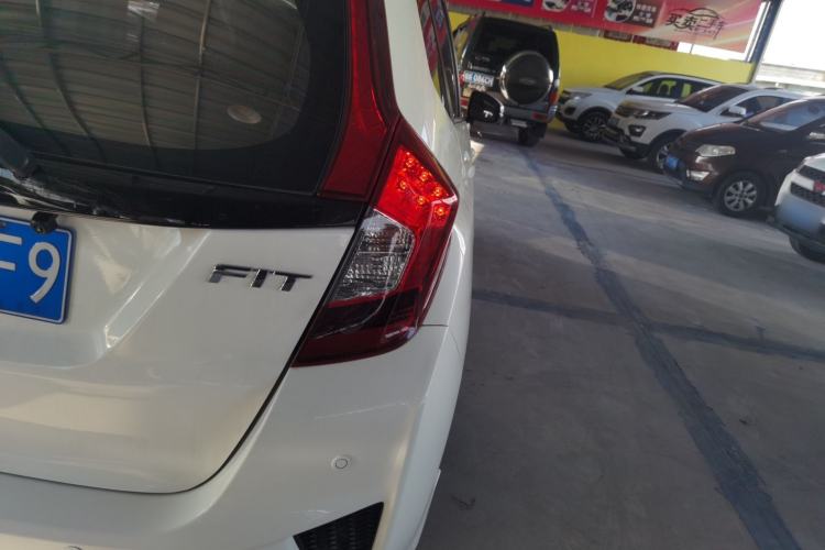 Used Honda Fit 2016 1.5L LXS CVT Comfort Sunroof Version
