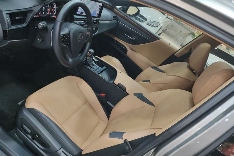 Used Lexus ES 2024 200 Premium Edition
