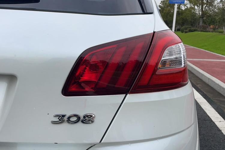 Used Peugeot 308S 2015 1.6T Automatic Jingchi Edition
