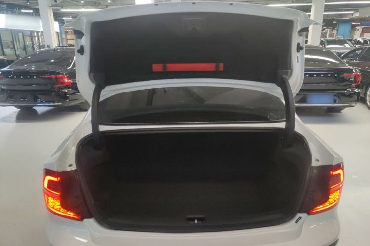 Used Volvo S60 2020 T4 Zhiyi Luxury Edition
