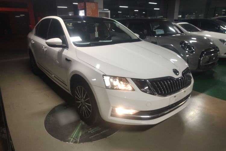 Used Skoda Octavia 2018 1.6L Automatic Luxury Edition
