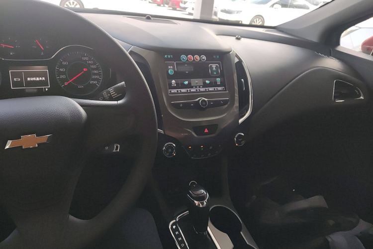 Used Chevrolet Cruze 2017 1.5L Automatic Pioneer Sunroof Edition
