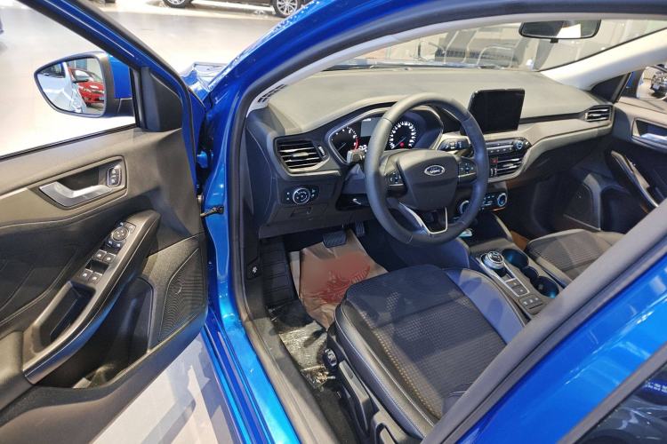 Used Ford Focus 2020 Sedan EcoBoost 180 Automatic Trend Edition
