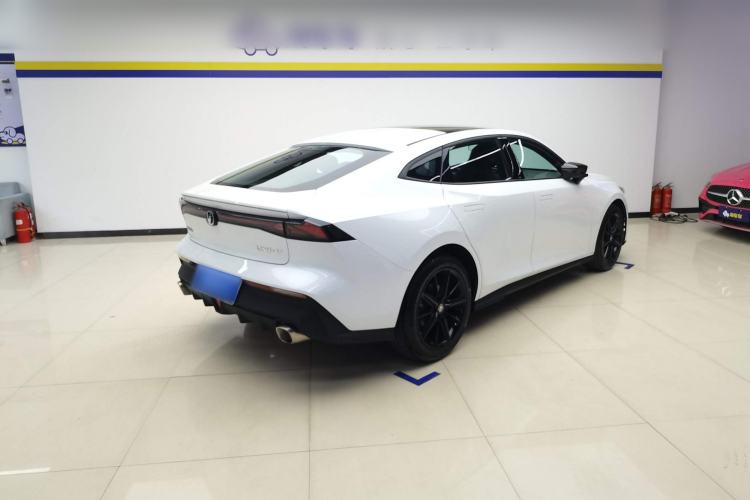 Used Changan UNI-V 2022 1.5T Prestige Version
