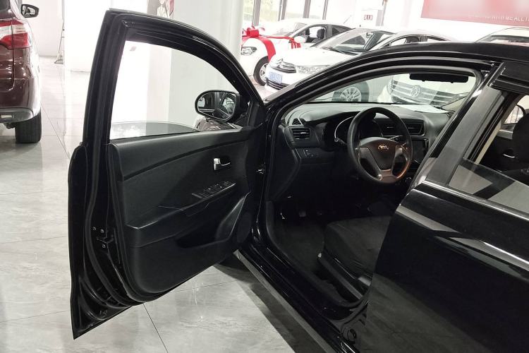 Used Kia K2 2015 Sedan 1.4L MT GLS
