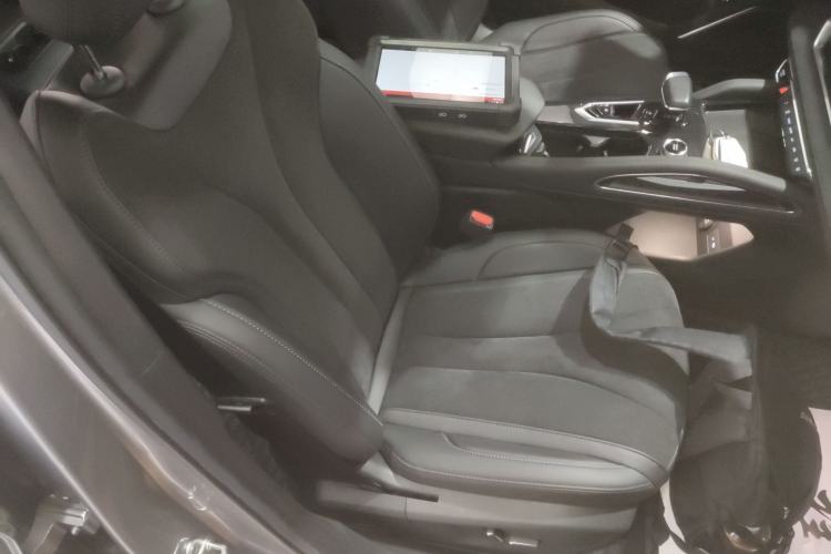 Used Geely Auto Monjaro L 2024 2.0TD High-Power Automatic Two-Wheel Drive Yunqi Version
