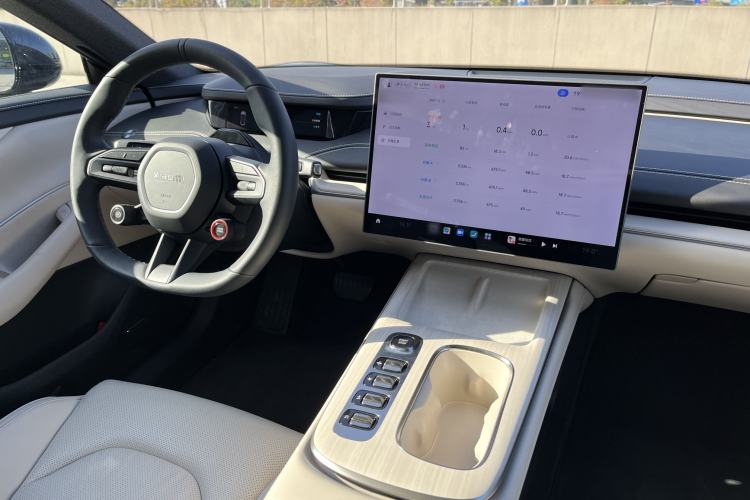 Used  SU7 2024 Rear-Drive Ultra-Long Range Advanced Pro-Level Intelligent Driving Version
