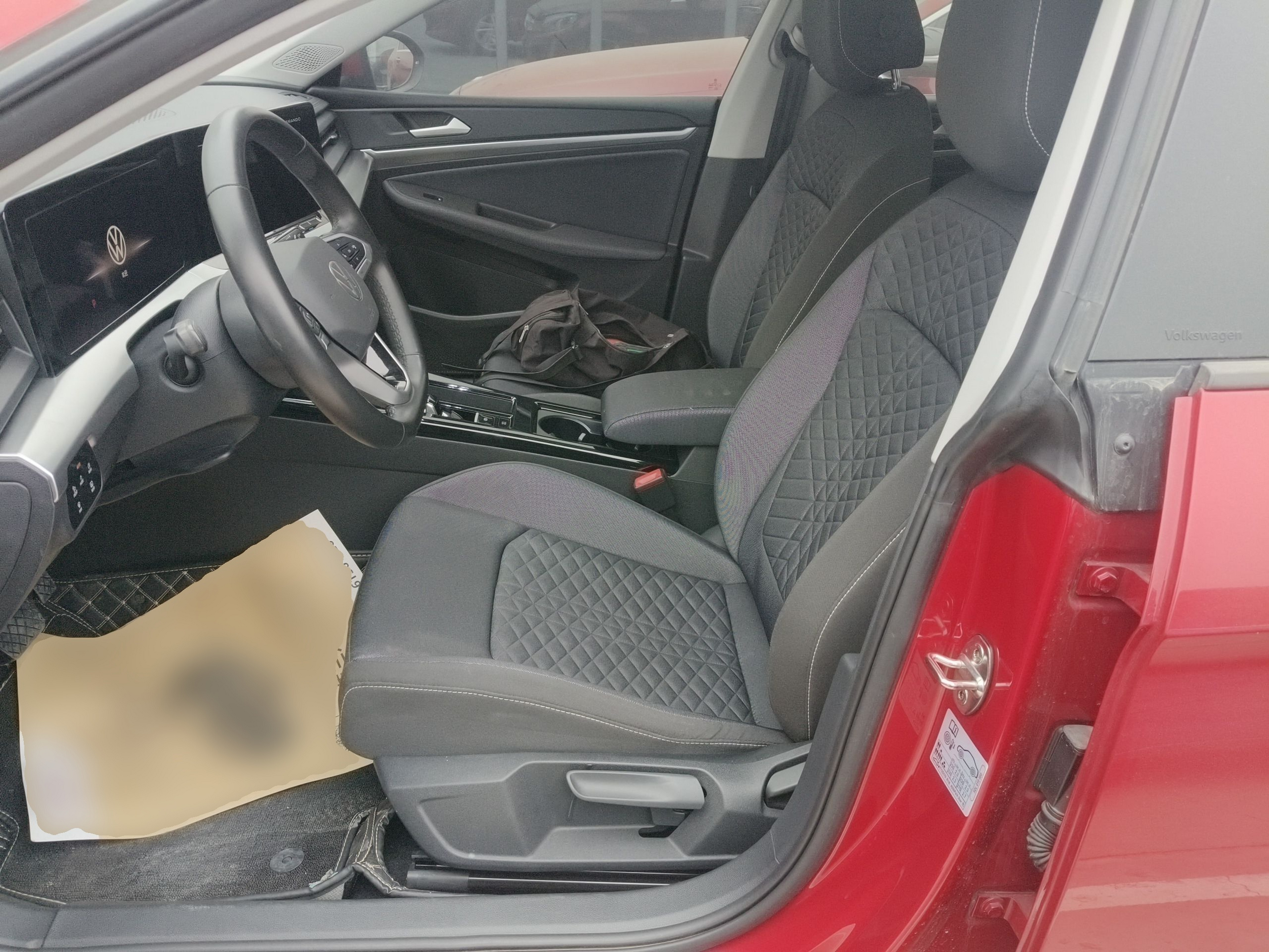 Переднее сиденье в автомобиле