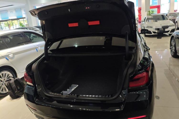 Used BMW 5 Series 2022 Second Facelift 530Li Leading Edition M Sport Package
