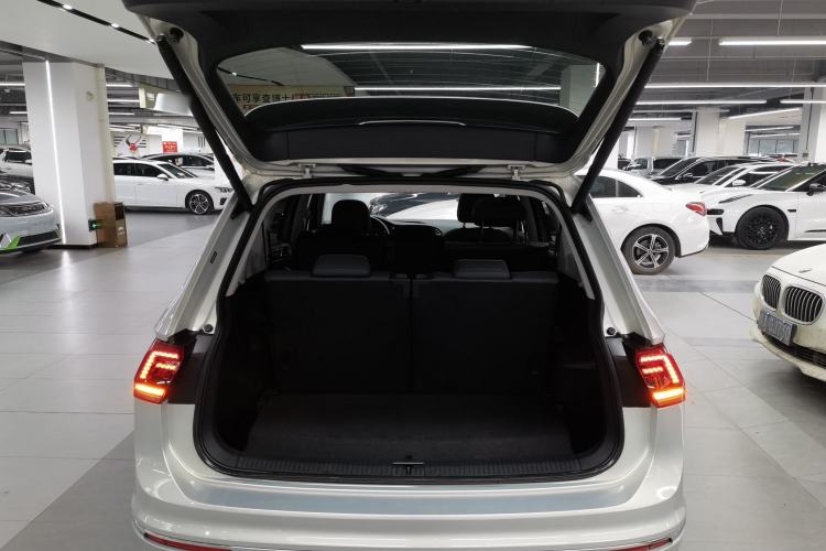 Used Volkswagen Tiguan L 2021 380TSI Automatic All-Wheel Drive R-Line Comfort Plus 7-Seater