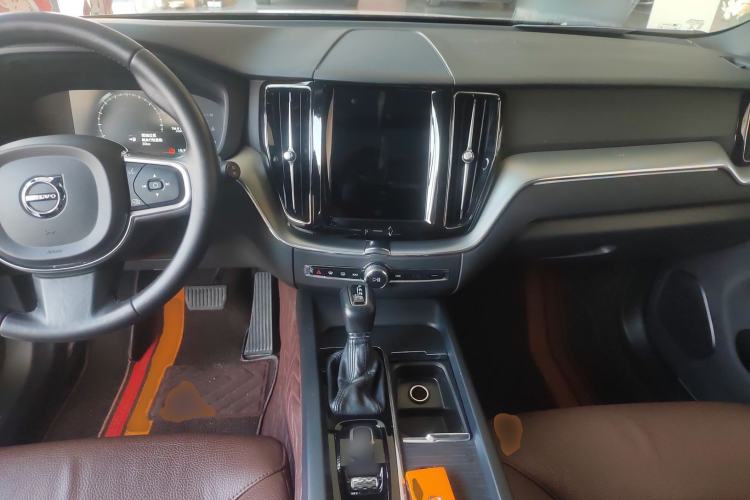 Used Volvo XC60 2021 T5 4x4 Smart Luxury Edition
