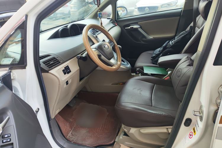 Used Toyota Verso 2015 180E CVT Crossover Edition
