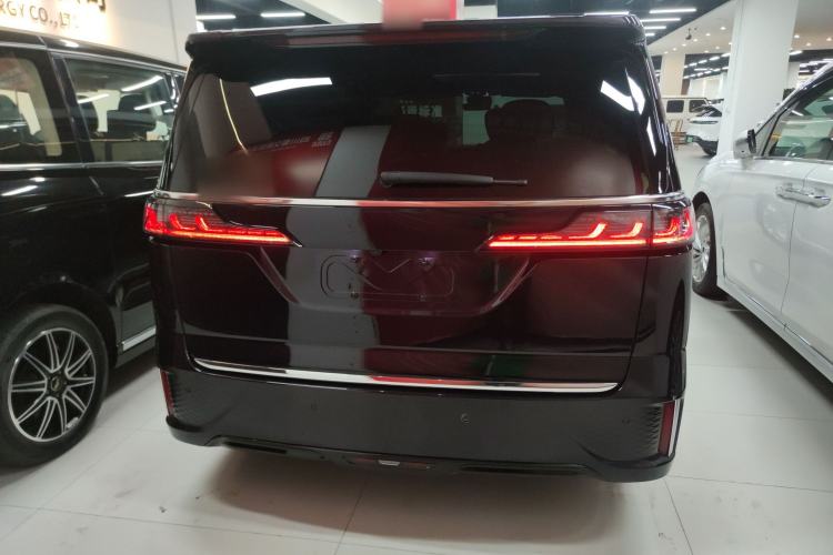 Used VOYAH Dream 2024 PHEV Extended-Range Premium Edition

