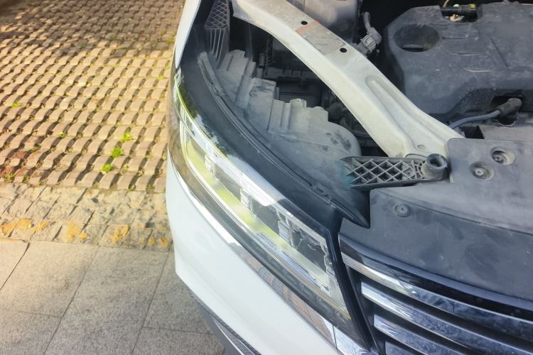 Used Roewe RX5 2019 20T Two-Wheel Drive Automatic Ali Smart Connectivity Platinum Edition
