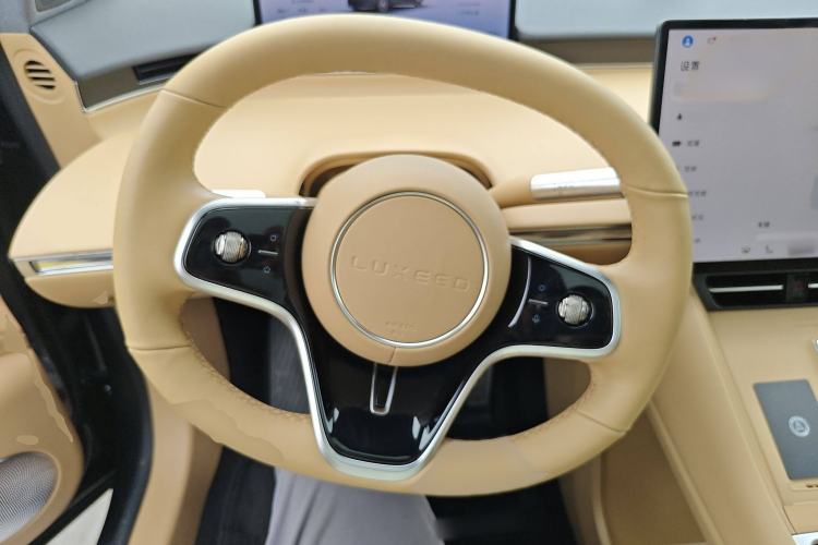 Used Hima Luxeed R7 2024 All-Electric 736 km Ultra
