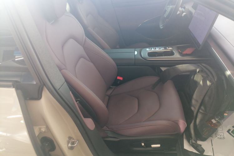 Used  SU7 2024 Rear-Drive Ultra-Long Range Advanced Pro-Level Intelligent Driving Version
