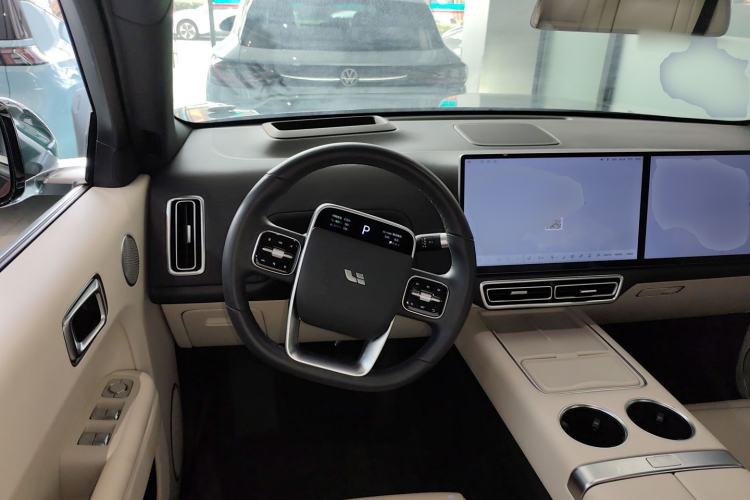 Used Li Auto L7 2023 Pro Model
