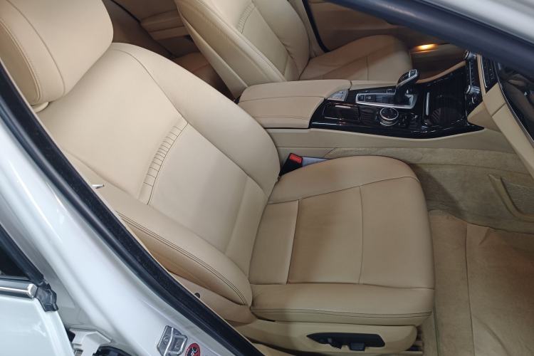 Used BMW 5 Series 2014 535i Design Package Model
