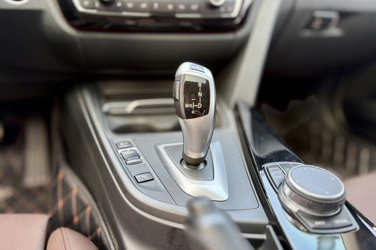 TDK.VehicleDetails.img