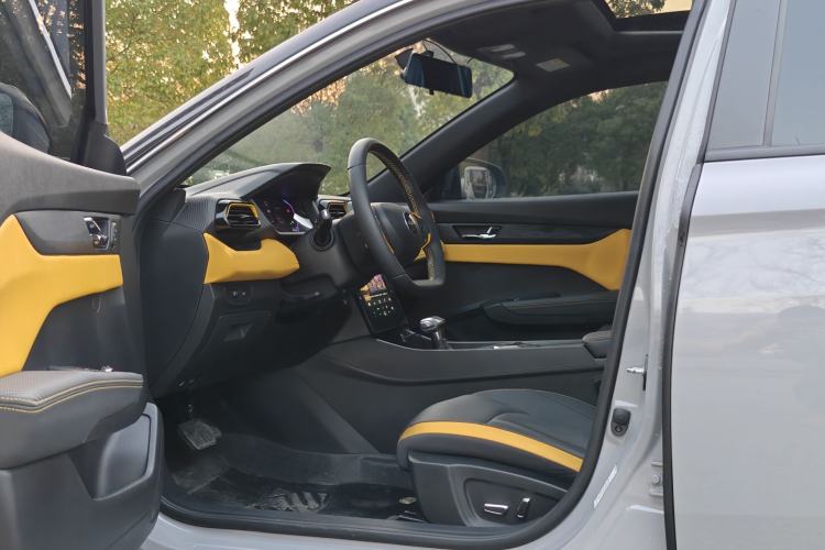 Used Dongfeng Aeolus Yixuan 2023 Mach Edition 1.5T Automatic Dream-Chasing Rider Version
