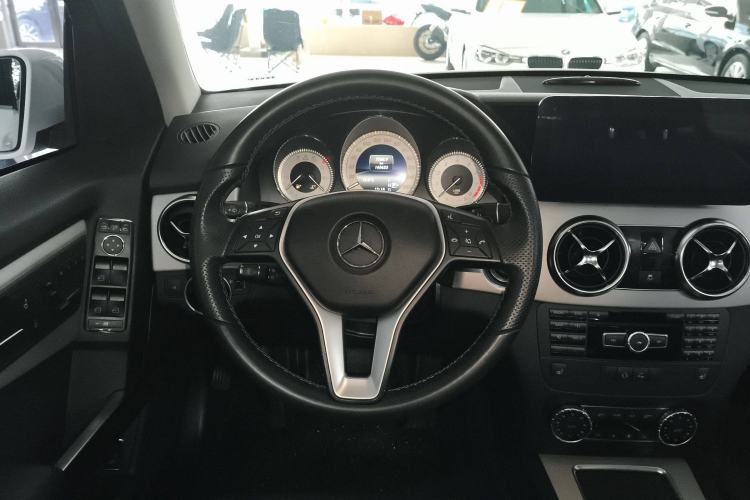 Used Mercedes-Benz GLK-Class 2013 GLK 300 4MATIC Dynamic Sunroof Model