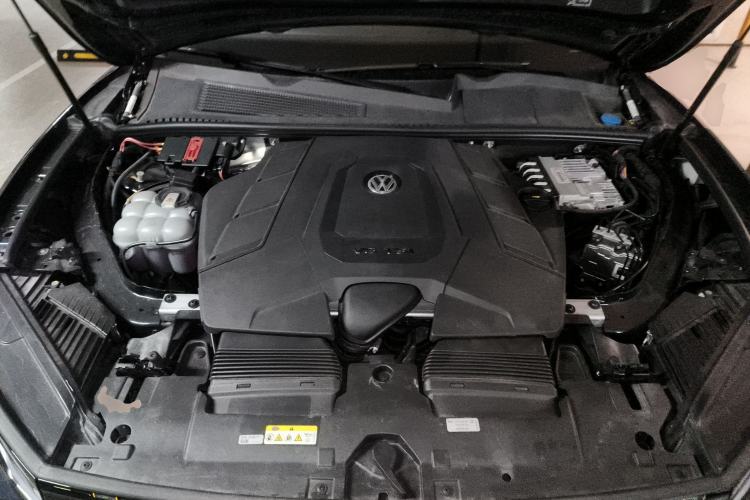 Used Volkswagen Touareg 2022 3.0 TSI Luxury Edition Black Diamond Sport Package
