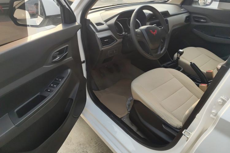 Used Wuling Hongguang 2021 1.5L Revised S Standard Version Hydraulic-Power-Assisted LAR
