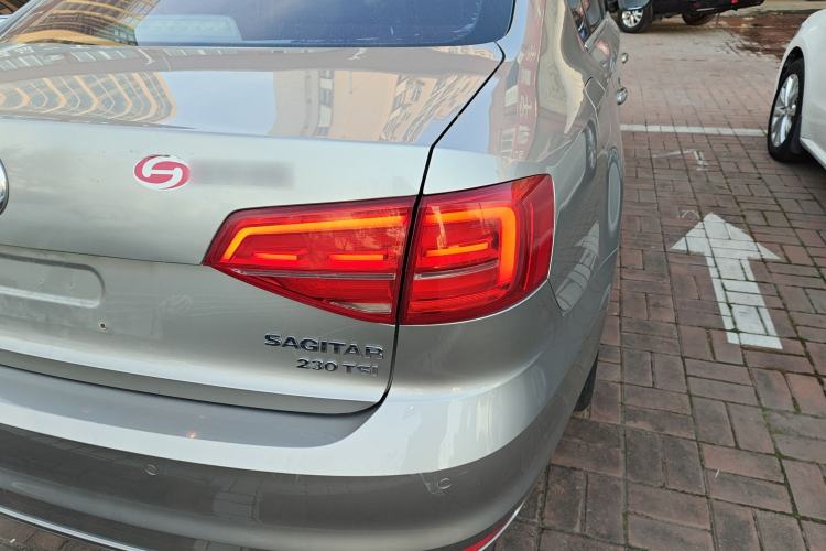 Used Volkswagen Sagitar 2017 230TSI Automatic Comfort Version
