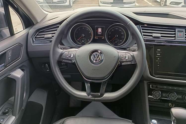 Used Volkswagen Tiguan L 2019 330TSI Automatic Two-Wheel Drive Panoramic Comfort Edition China VI Standard
