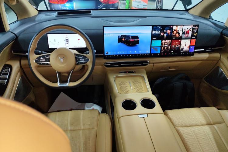 Used VOYAH Dream 2025 PHEV Four-Wheel-Drive Flagship Kunpeng Edition
