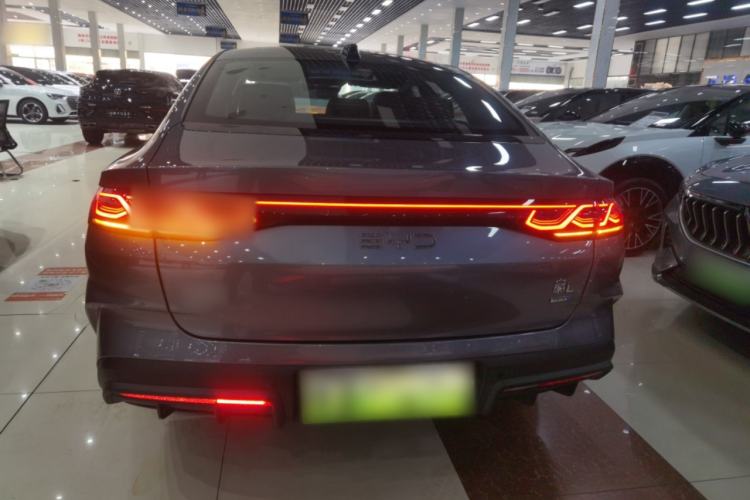 Used BYD Qin L 2025 DM-i Smart Drive 120KM Leading Model
