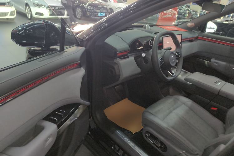 Used Zeekr 7X 2025 100 kWh Long-Range Rear-Wheel Drive with Intelligent Driving Features
