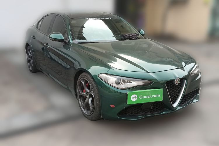 Used Alfa Romeo Giulia 2017 2.0T 280HP Luxury Edition
