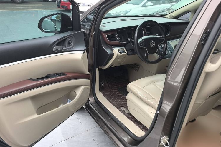 Used Buick GL8 2015 2.4L Luxury Business Premium Edition
