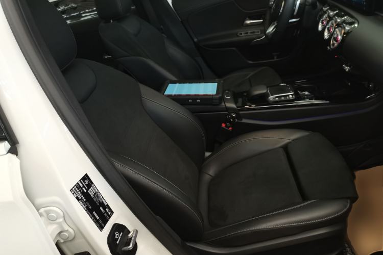 Used Mercedes-Benz A-Class 2022 Revised Version A 200 L Sport Sedan Fashionable Style