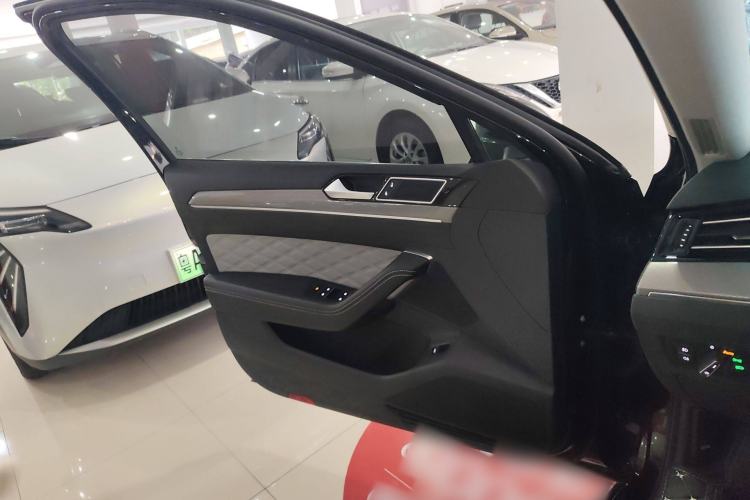 Used Volkswagen Magotan 2023 2 Million Units Limited Edition 280TSI DSG Leading Version