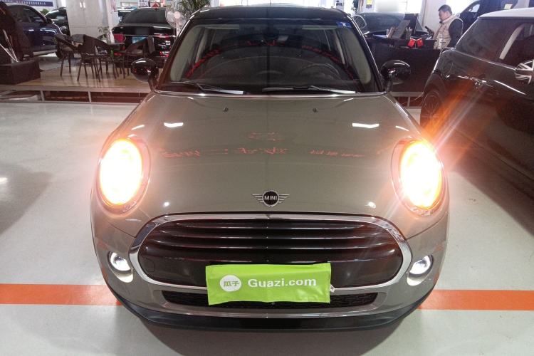 Used  MINI 2020 1.5T COOPER Artist Five-Door Edition
