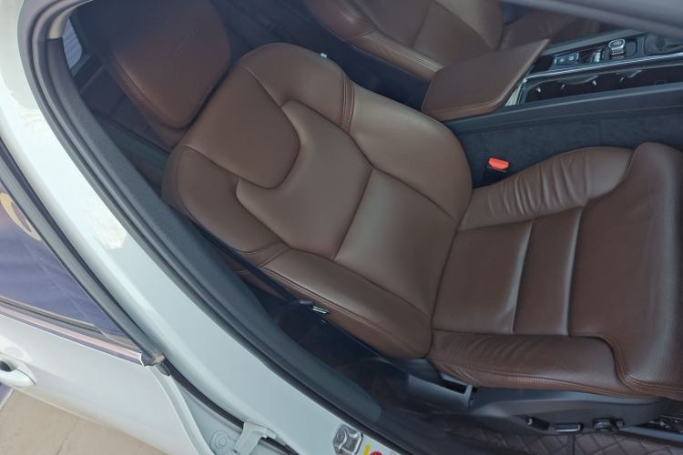 Used Volvo XC60 2020 T5 4x4 Smart Luxury Edition