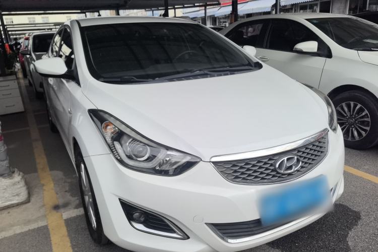 Used Hyundai Elantra 2016 1.6L Automatic Smart Version
